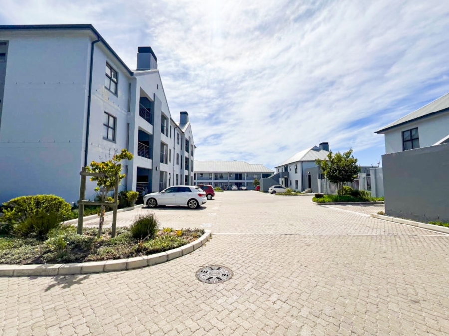 2 Bedroom Property for Sale in Loucharmante Western Cape